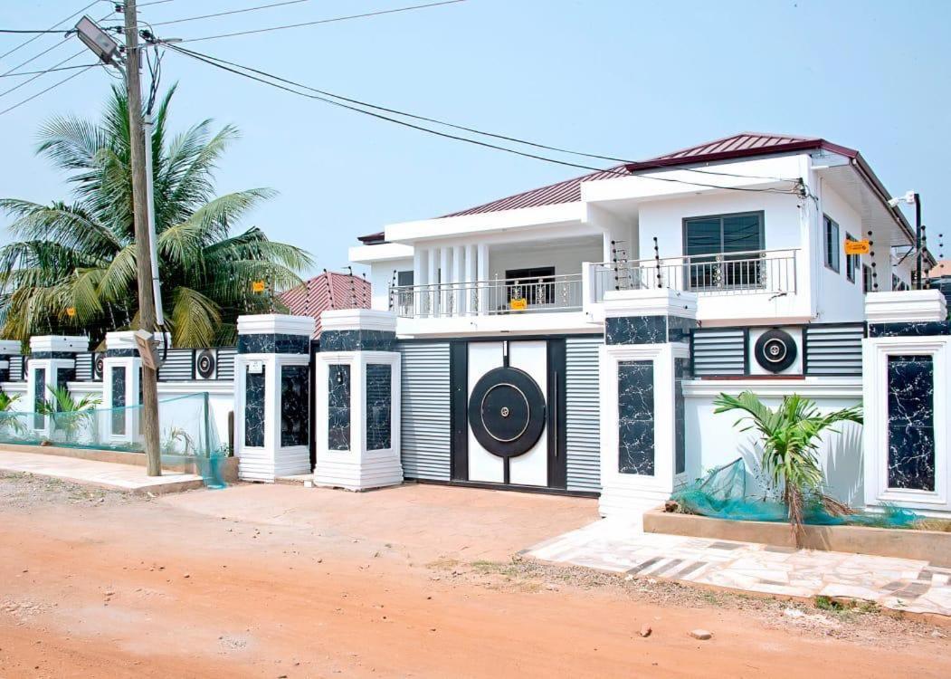 The Lords Palace Guest House Tema Kültér fotó